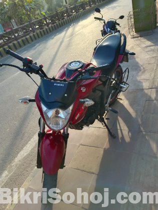 Suzuki gixxer monotone